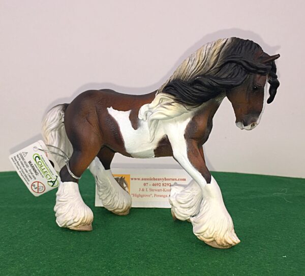 The Bay Clydesdale Stallion is a lifelike figurine. One of the many breeds represented in the Collecta range of durable and collectable horse toys.